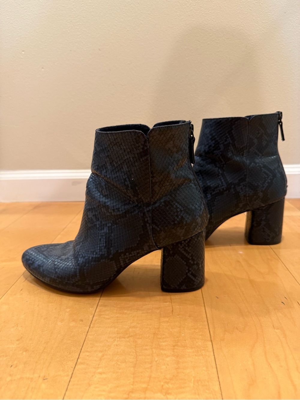 Old Navy Black Snake-Print Block Heel Ankle Booties - Picture 2 of 4